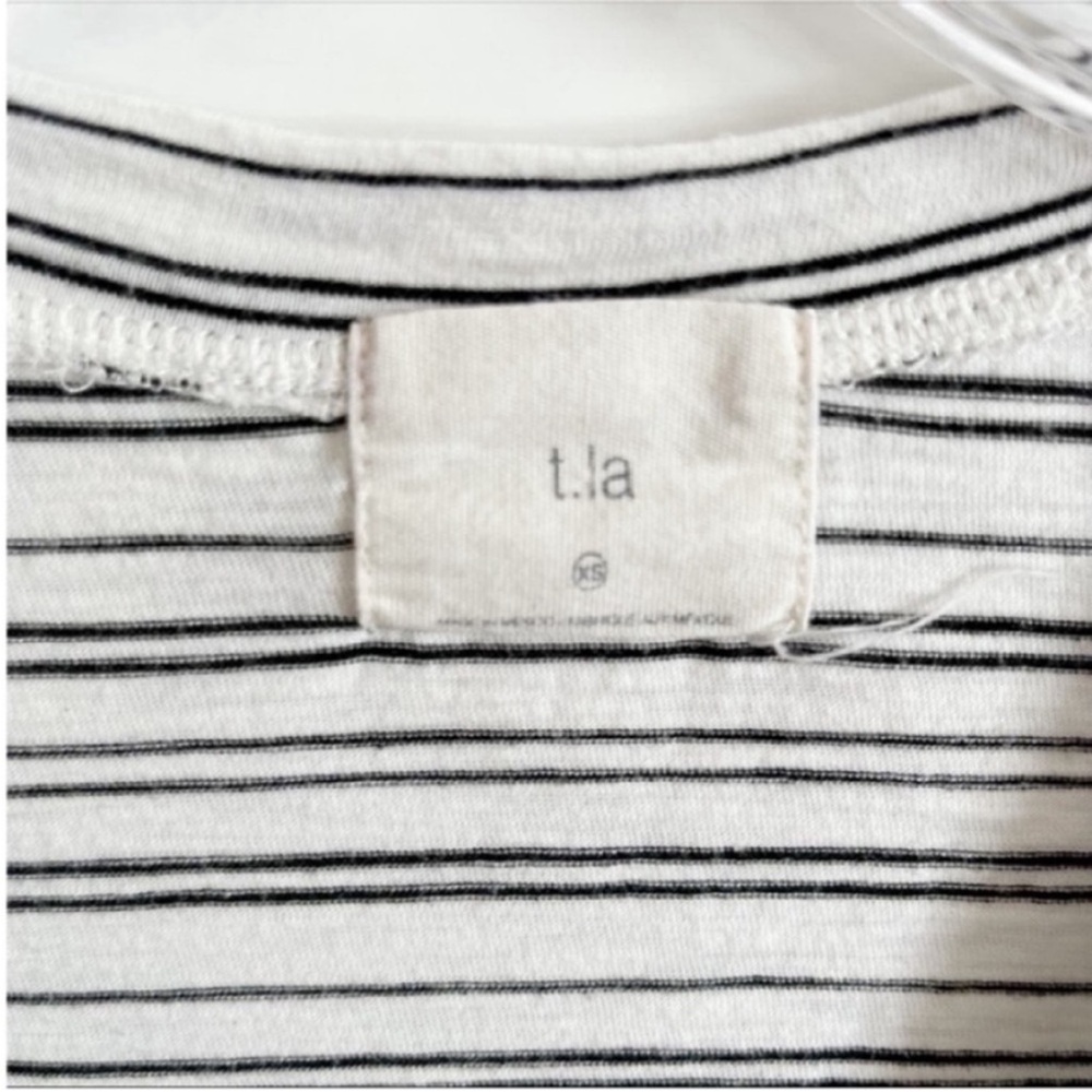 Anthropologie t.la Breezy tank top black white striped shirttail hem - Picture 6 of 8